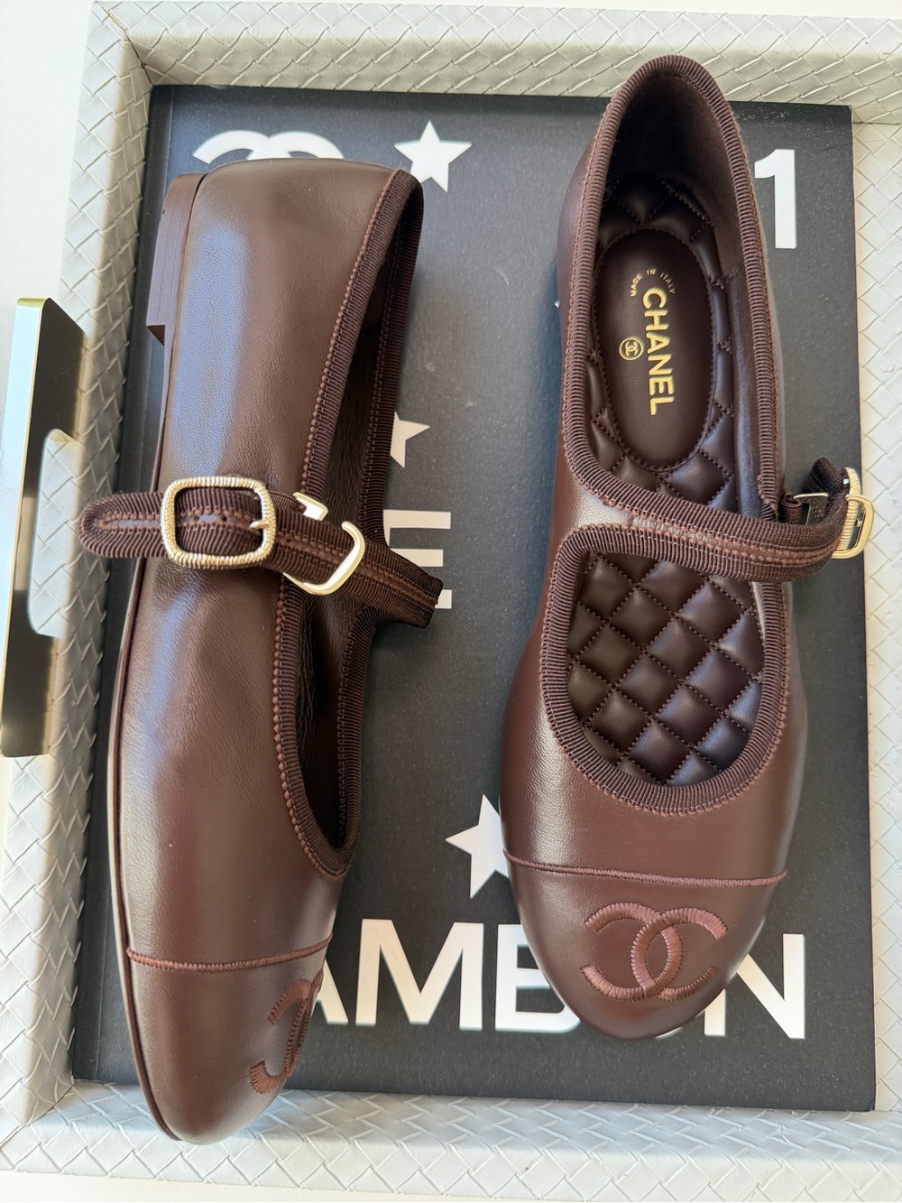 CHANEL CC LOGO BROWN MARRON FONCE LEATHER MARYJANE BALLET FLATS SHOES GHW 40.5C - Picture 4 of 13